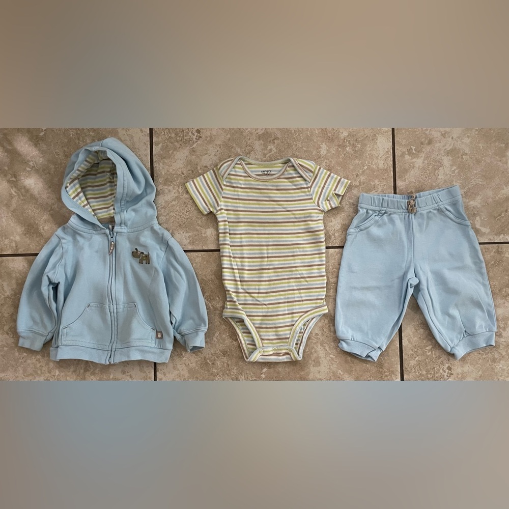 (1) Gently Used 6 Month Carter’s 3 Piece set